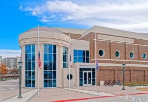 Part of the team: finished aluminum plays well in sports facilities